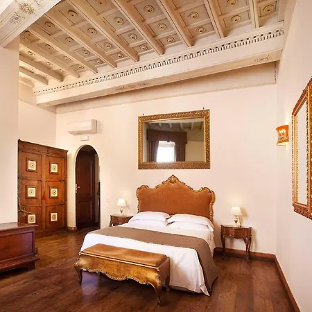 Pantheon Bed & Breakfast 4*