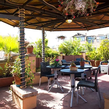 Bed & Breakfast Pantheon 4*