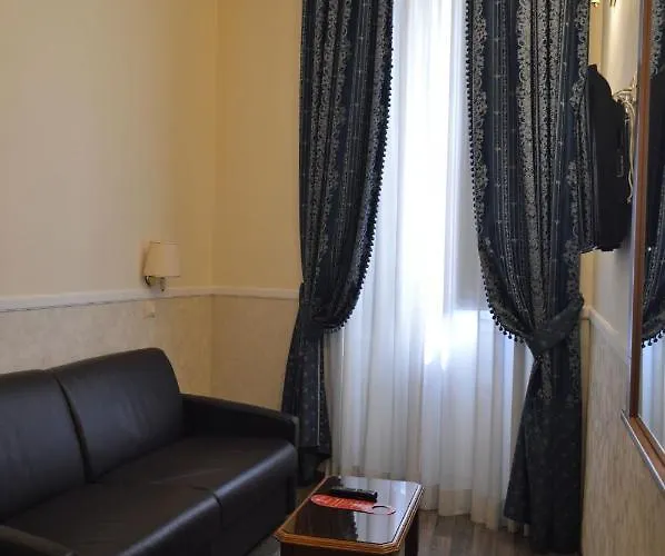 Pantheon Bed & Breakfast 4*