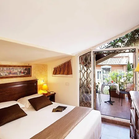 Pantheon Bed & Breakfast 3*