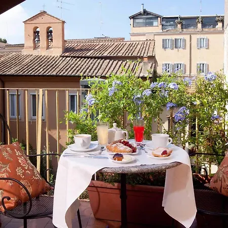Pantheon Bed & Breakfast 3*